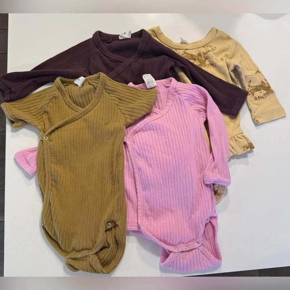 kate quinn baby girl bodysuit set of 4  Size 12-18months